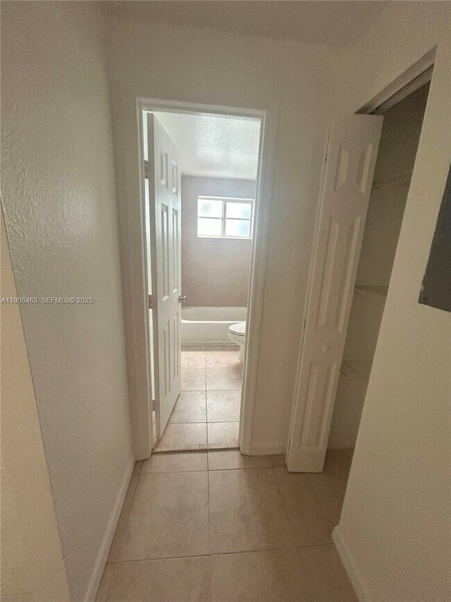 Building Photo - 1945 Calais Dr