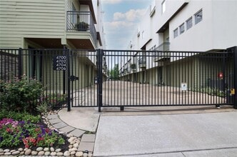 Building Photo - 4702 Austin St