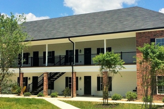 Building Photo - 2020 Elm