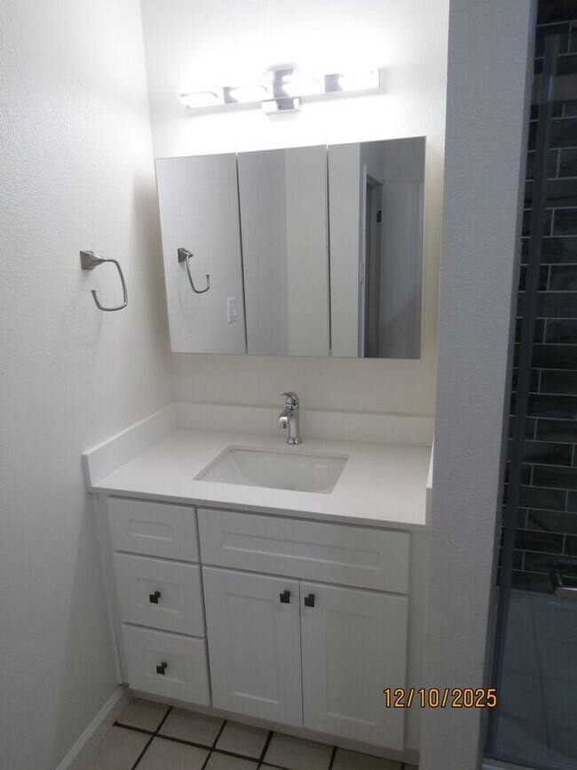 Building Photo - Very Rare 2 Bedroom House on a large lot with separate bonus unit!