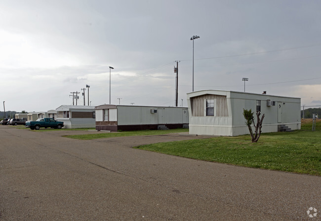 Primary Photo - Candlelight Mobile Estates