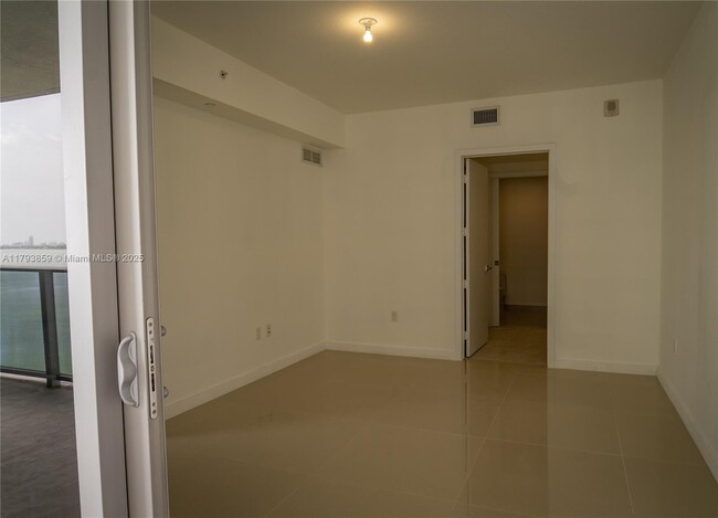 Building Photo - 488 NE 18th St
