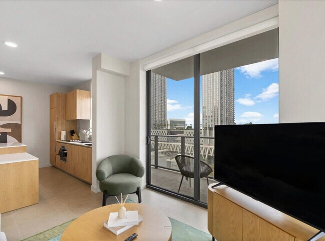 Building Photo - 11 NE 6th St