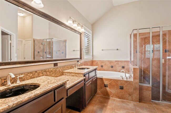 Building Photo - 12208 Fairway Cove