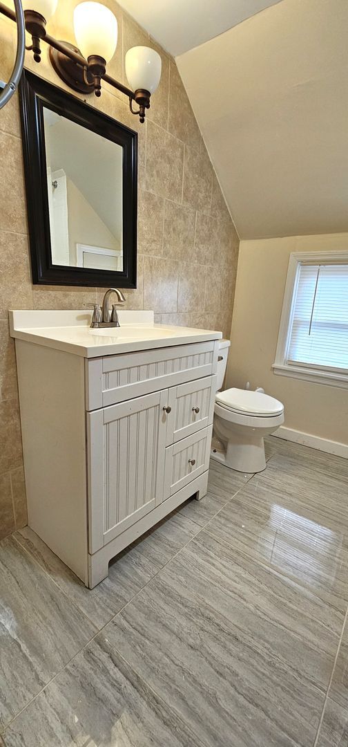 Building Photo - 216 N Champlain St