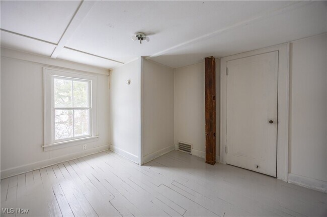 Building Photo - 15555 Munn Rd