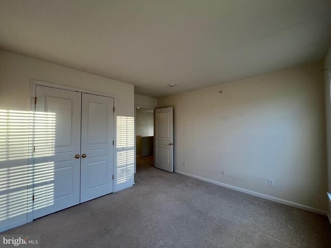 Building Photo - 895 Chatfield Rd