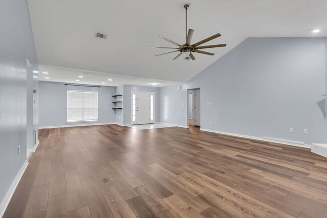 Building Photo - South Crestview Ranch on Cul-de-sac