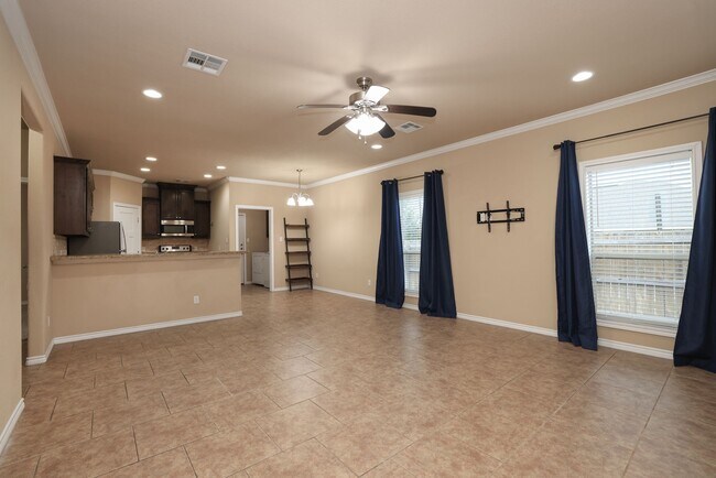 Building Photo - 3110 Claremont Dr