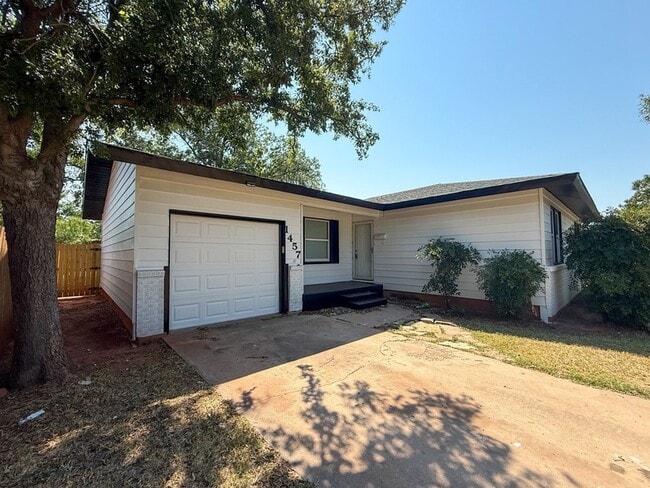 Primary Photo - 1457 Bridge Ave