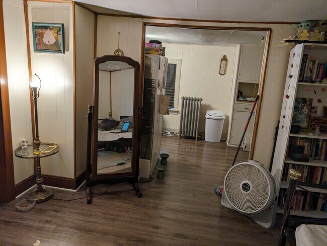 Primary Photo - 301 E Eleanor St