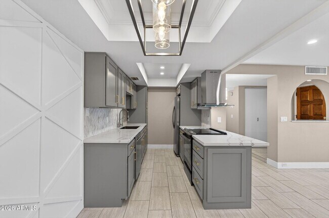 Building Photo - 7557 N Dreamy Draw Dr