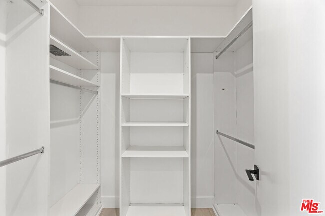 Building Photo - 10630 Wilkins Ave