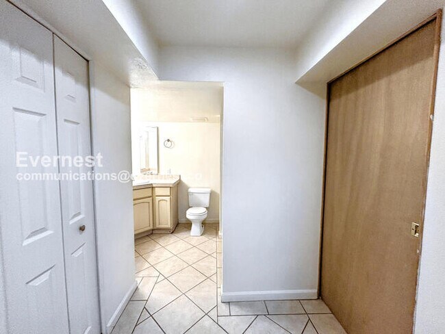 Building Photo - 615 Seawell Dr