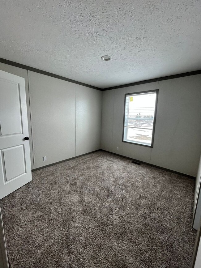 Building Photo - Brand new manufactured 3 bedroom home on l...
