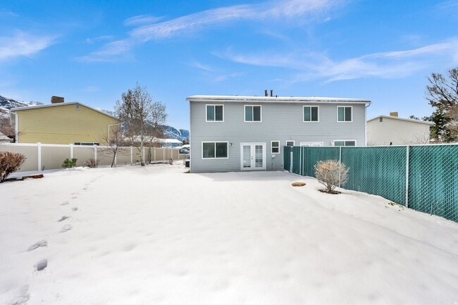 Building Photo - 7873 S Chadbourne Dr