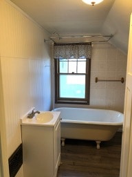Upstairs Bathroom with clawfoot tub / shower - 509 E Vernon Ave