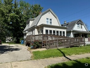 Building Photo - 3 bed, 1.5 bath home for lease!