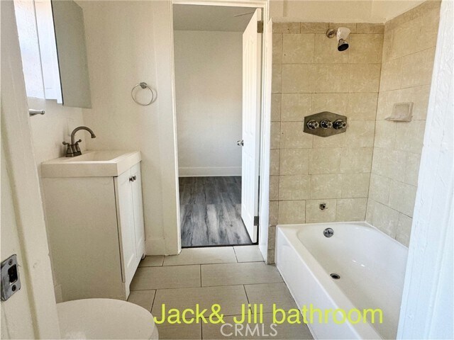 Building Photo - 206 W 52nd Pl