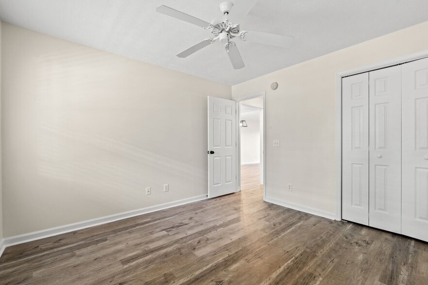 Building Photo - 412 Pinehurst Ln