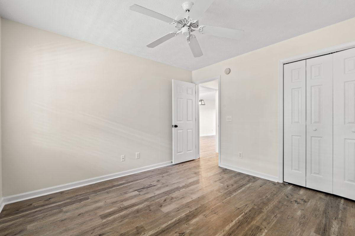 Building Photo - 412 Pinehurst Ln