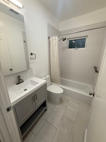 Building Photo - 1404 Colton St