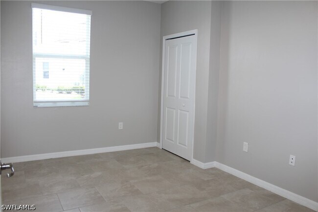 Building Photo - 5661 Melbourne Ct