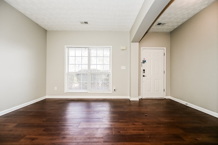 Building Photo - 251 Winthrop Ln