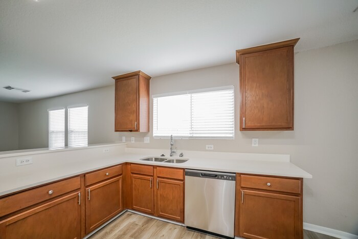 Building Photo - 7830 Ashland Springs Ln