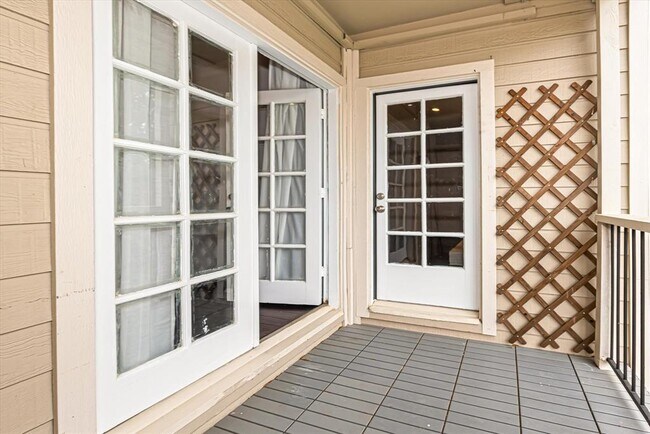 Building Photo - 2001 Bering Dr