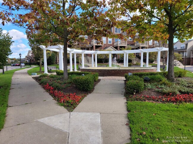 Building Photo - 2765 Barclay Way