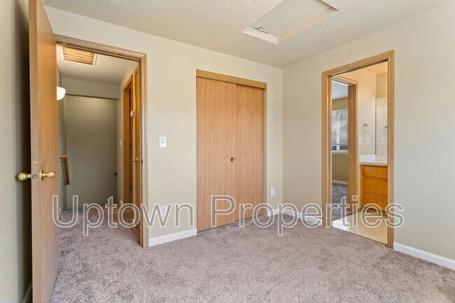 Building Photo - 14162 SE Summerfield Loop