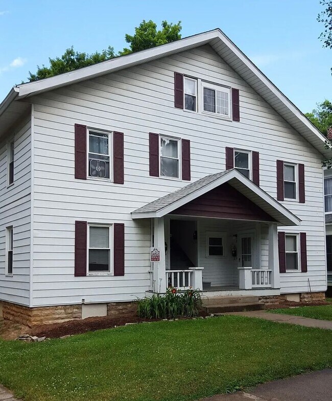 Primary Photo - 624 S Fess Ave