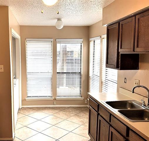 Building Photo - 1619 Brentwood Dr