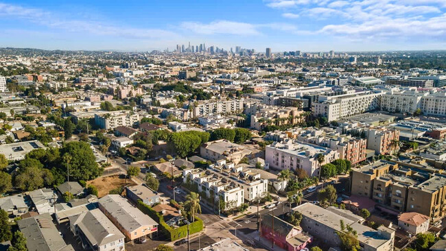 Building Photo - 7135 Santa Monica Blvd