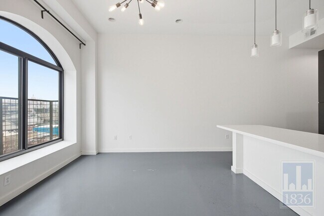 Building Photo - 507 Sabine St