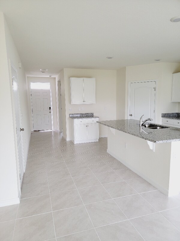 Building Photo - 680 Griffon Ave
