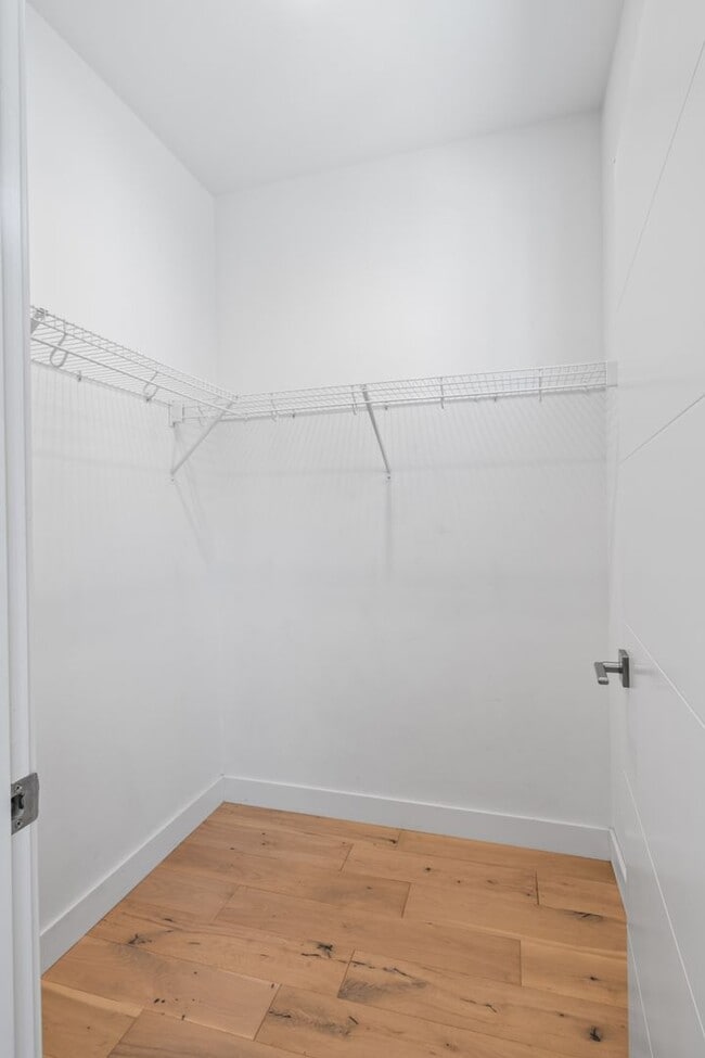 Building Photo - Built in 2017! Rarely available 3Bed/3Bath...