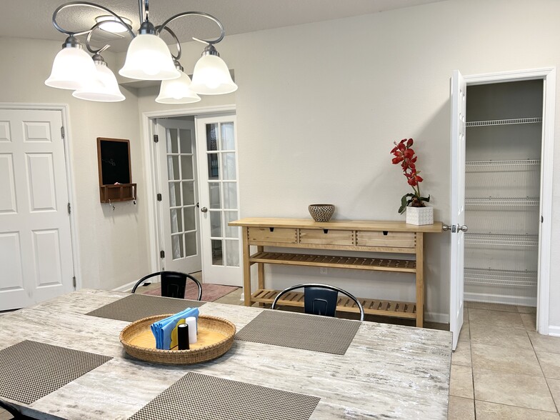 Building Photo - 411 Citrus Ridge Dr