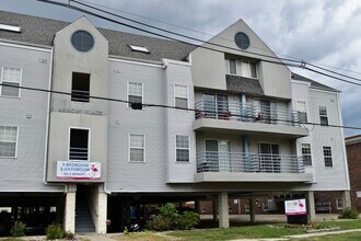 Building Photo - Armory Place