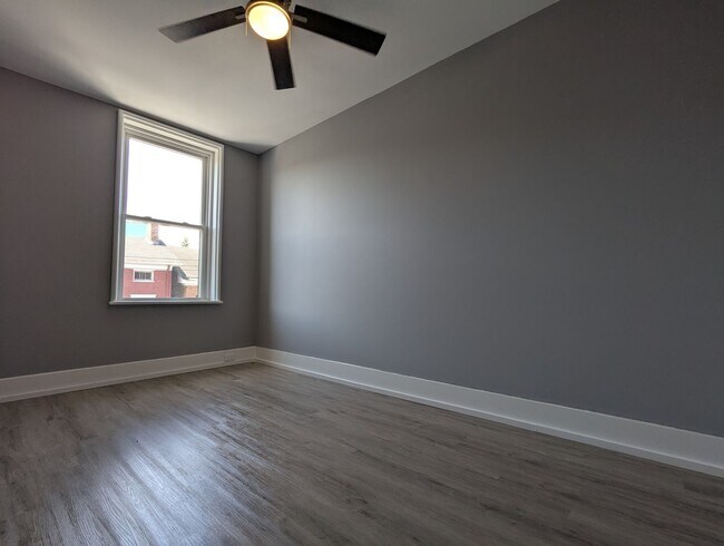 Building Photo - 9 Cataract St