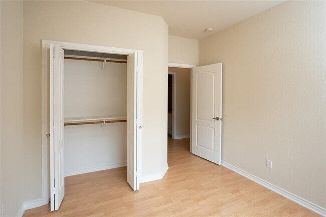 Building Photo - 806 Heritage Oaks Bend