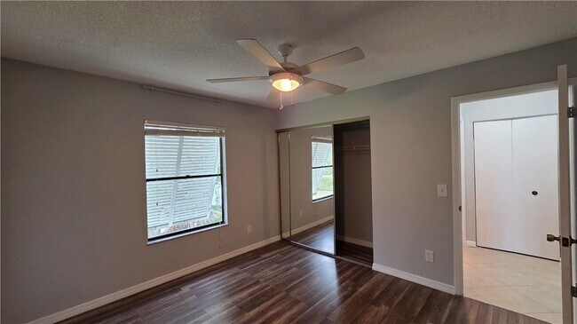 Building Photo - 1212 Breezy Way