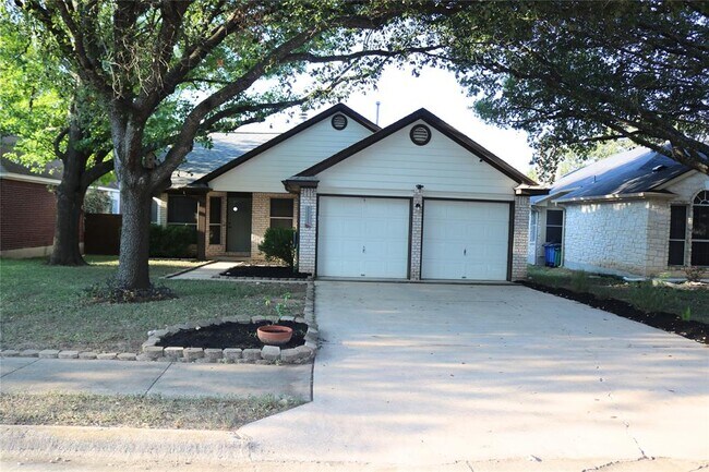 Building Photo - 1111 Blue Fox Dr