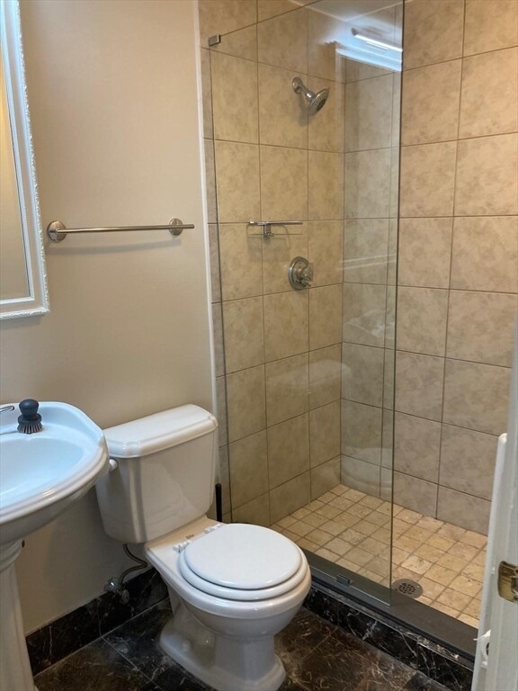 Building Photo - 11 W Elm Ave