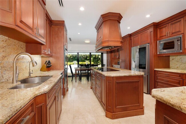 Building Photo - 7322 Vistalmar St