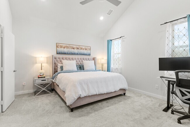 Building Photo - 2315 Rook Dr