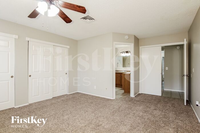 Building Photo - 8320 W Corrine Dr