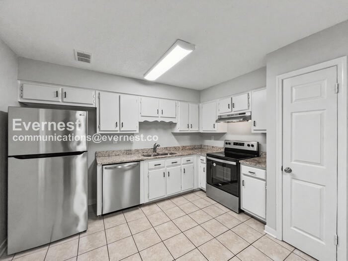 Building Photo - 10731 Chateau Dr