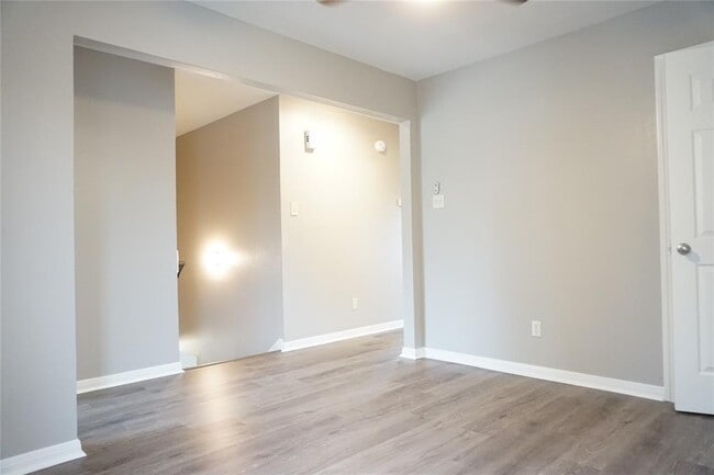 Building Photo - 18126 Almonte Ln